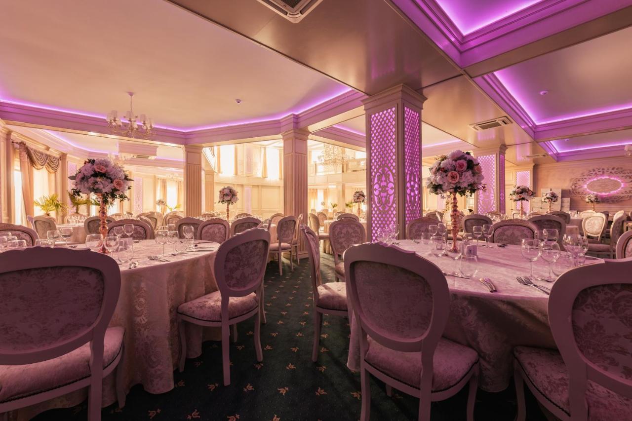 Hotel Coral Valea Lupului  Екстериор снимка