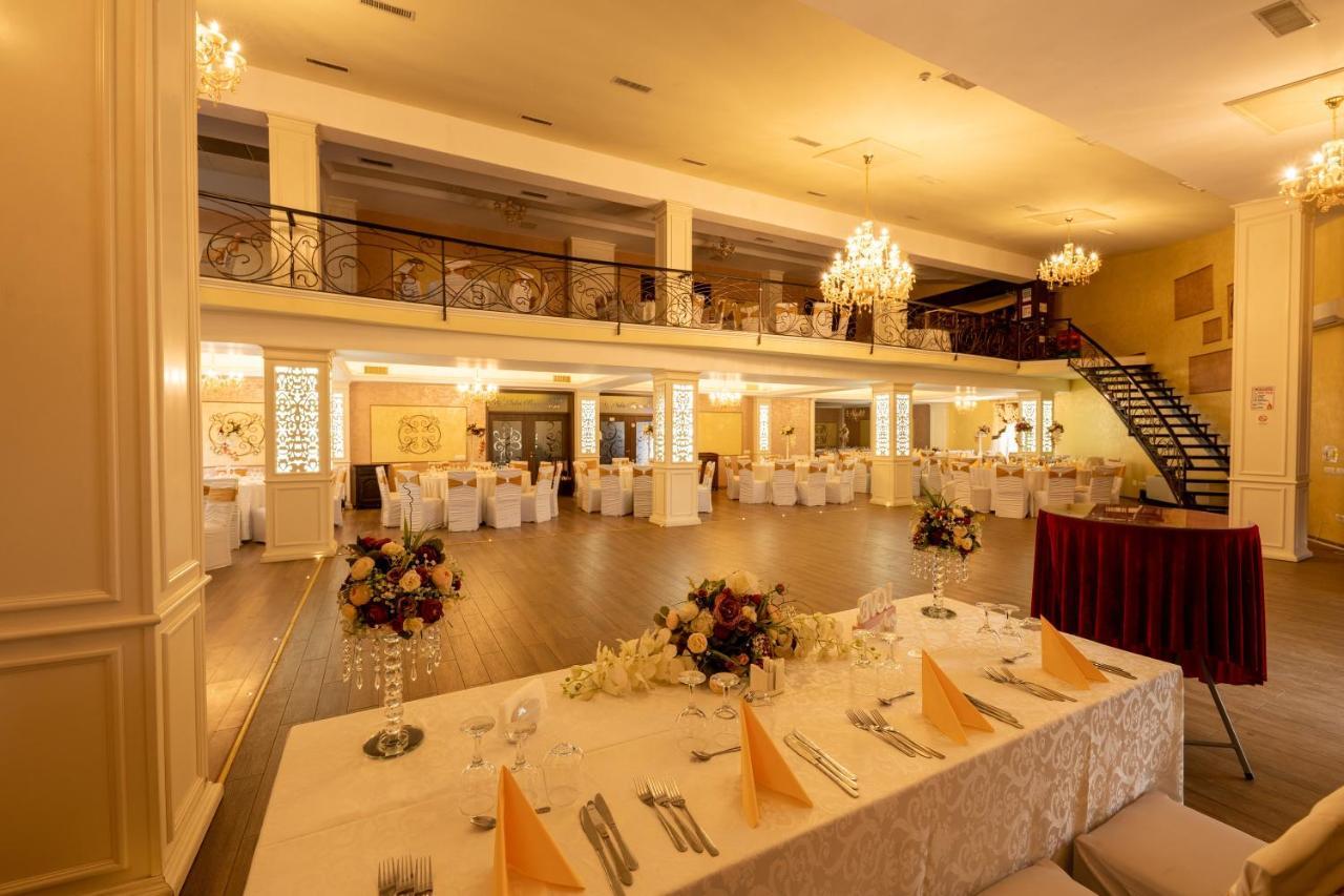 Hotel Coral Valea Lupului  Екстериор снимка