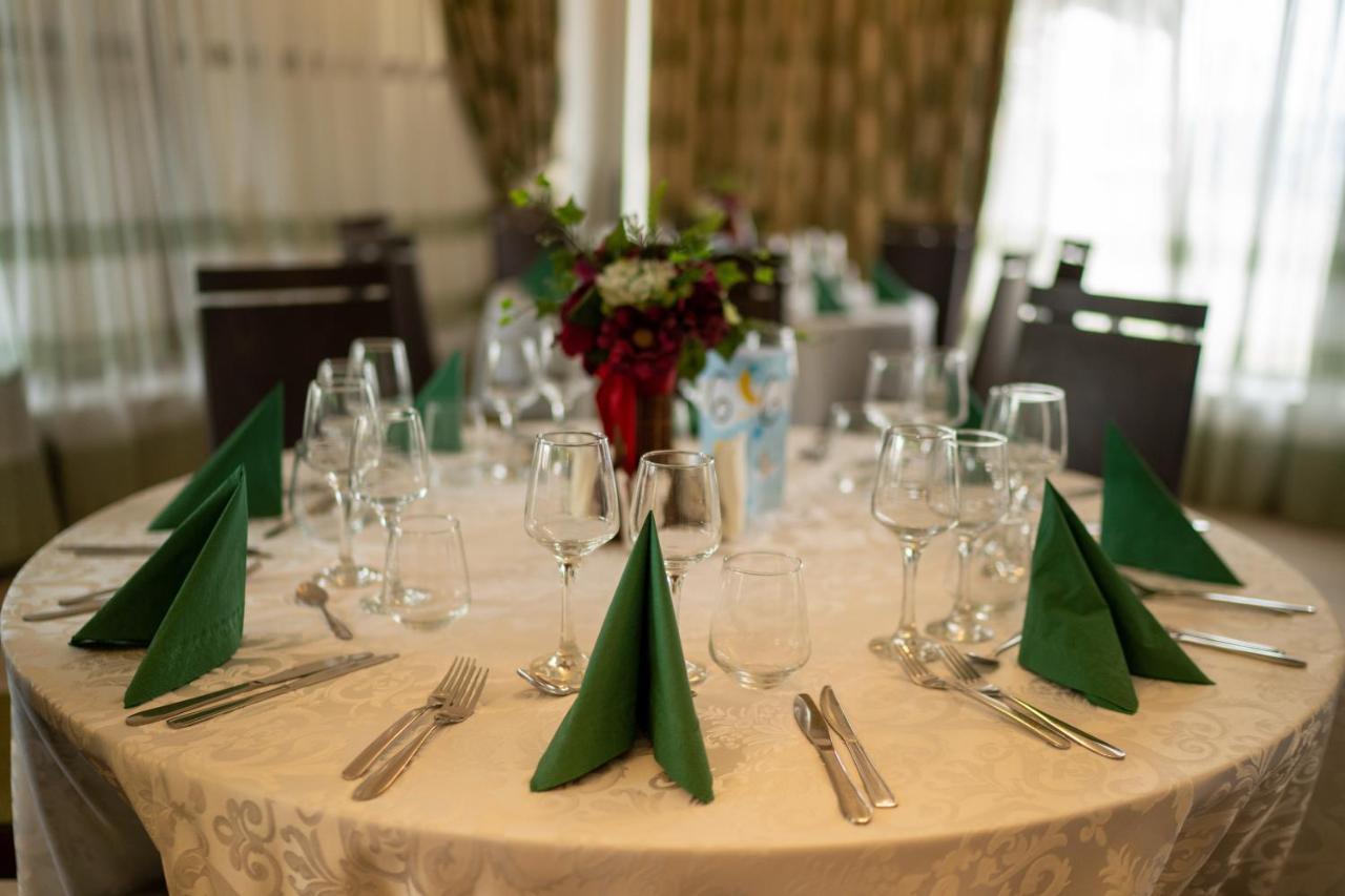 Hotel Coral Valea Lupului  Екстериор снимка