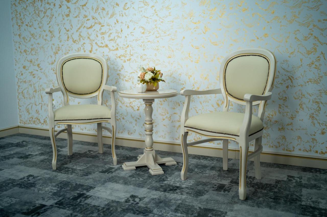 Hotel Coral Valea Lupului  Екстериор снимка