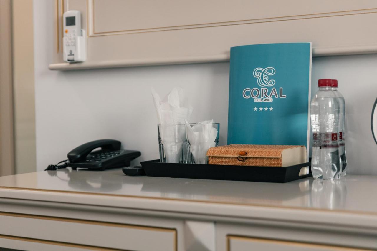 Hotel Coral Valea Lupului  Екстериор снимка