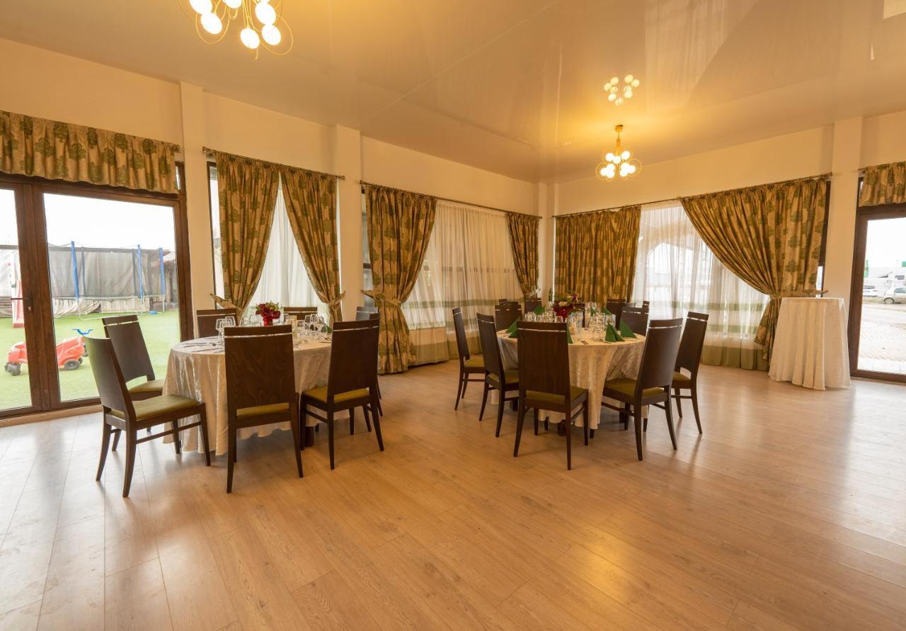 Hotel Coral Valea Lupului  Екстериор снимка