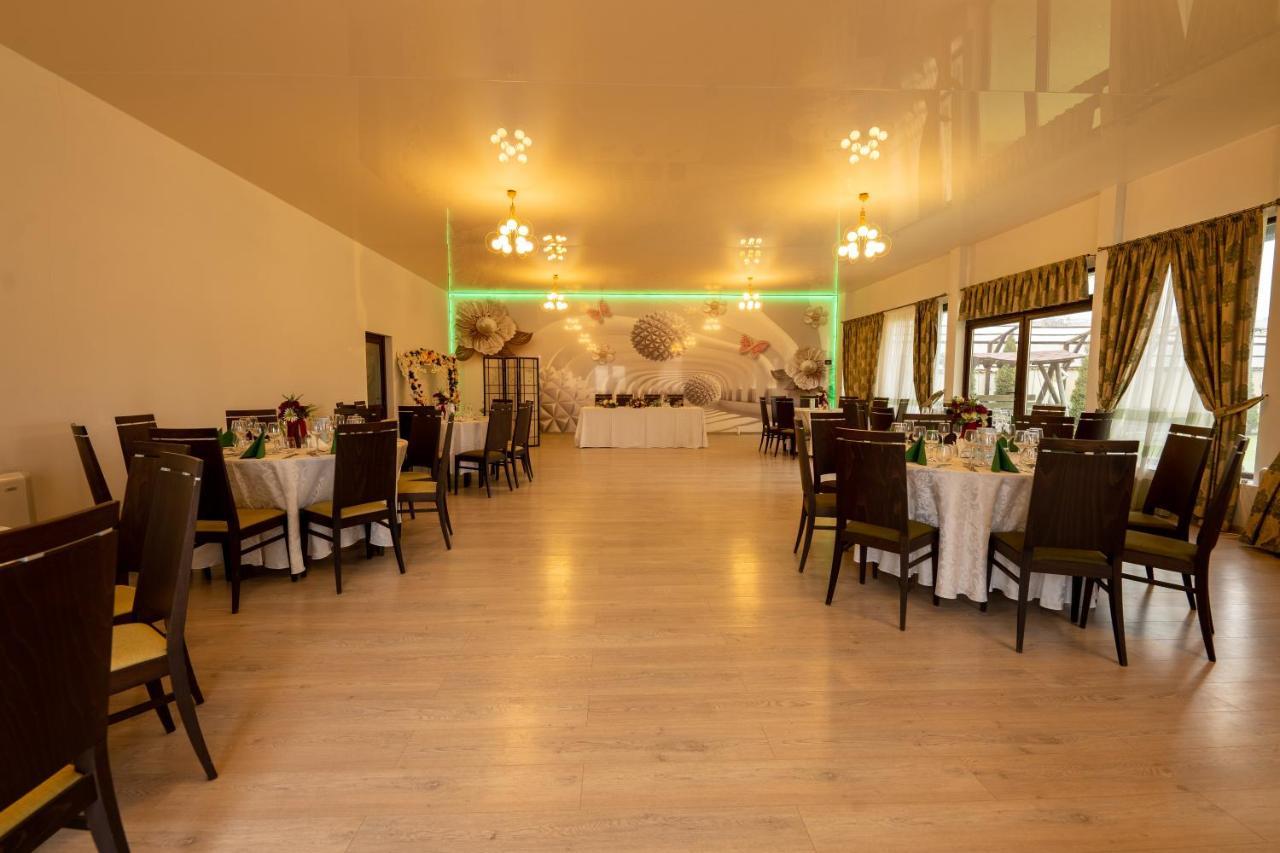 Hotel Coral Valea Lupului  Екстериор снимка
