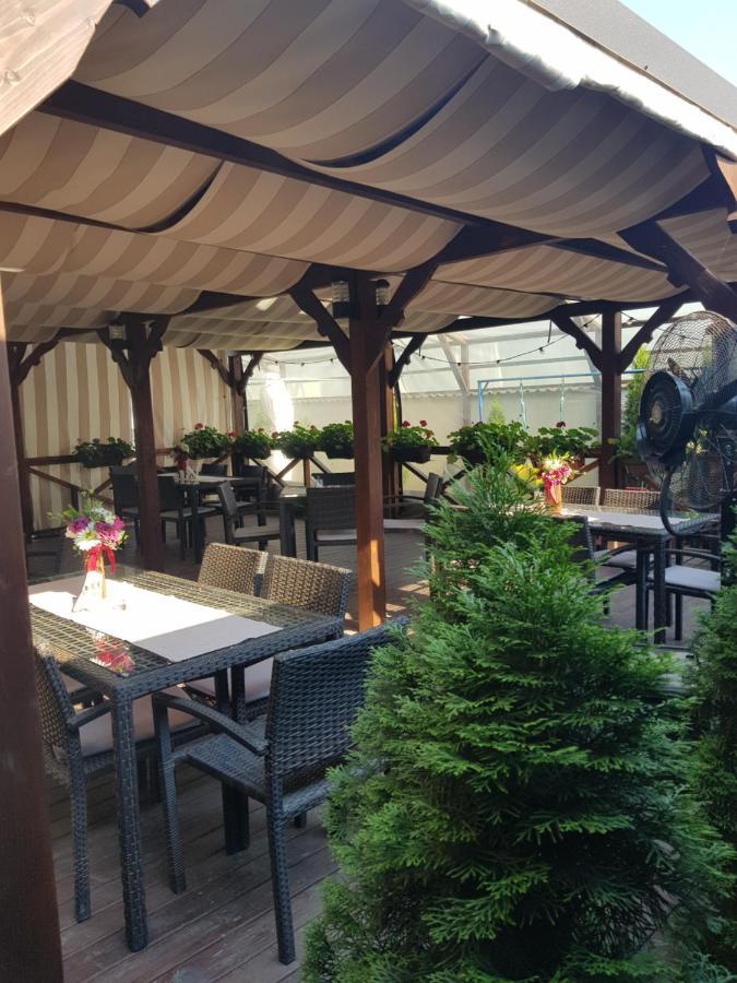 Hotel Coral Valea Lupului  Екстериор снимка