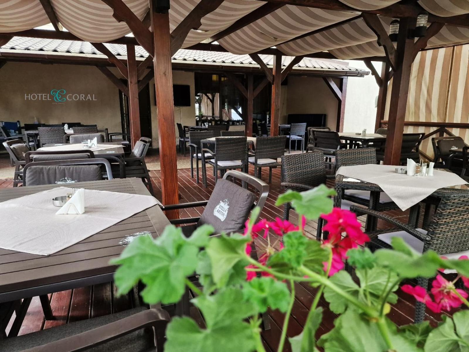 Hotel Coral Valea Lupului  Екстериор снимка